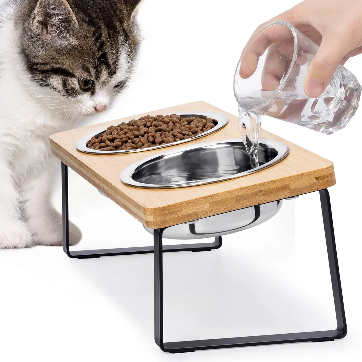 Station repas pour chat surélevée et inclinée en bambou